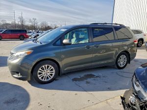 Toyota Sienna XLE 3.5L 6 2014