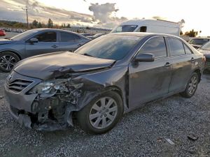 Toyota Camry BASE 2.5L 4 2011