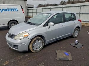 Nissan Versa S 1.8L 4 2010