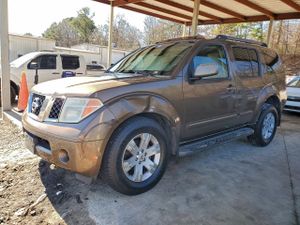Nissan Pathfinder LE 4.0L 6 2005