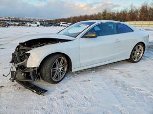 Audi RS5 4.2L 8 2014