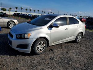 Chevrolet Aveo (Sonic) LT 1.8L 4 2014