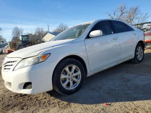 Toyota Camry BASE 2.5L 4 2011