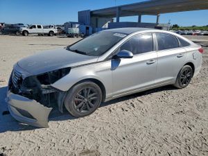 Hyundai Sonata SE 2.4L 4 2015