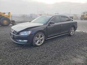 Volkswagen Passat SE 2.0L 4 2012