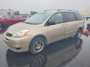 Toyota Sienna CE 3.3L 6 2005