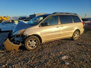 Toyota Sienna LE 3.3L 6 2004