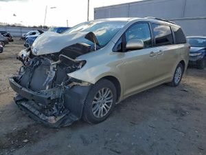 Toyota Sienna XLE 3.5L 6 2014