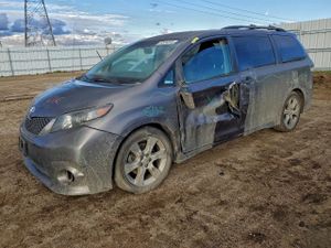Toyota Sienna SPORT 3.5L 6 2012