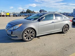 Hyundai Sonata SE 2.4L 4 2014