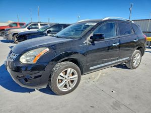 Nissan Rogue S 2.5L 4 2012