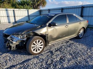 Toyota Camry SE 3.5L 6 2013