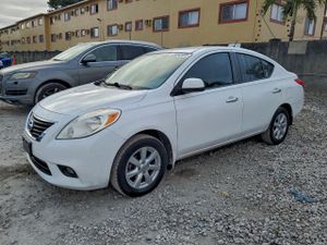 Nissan Versa S 1.6L 4 2012