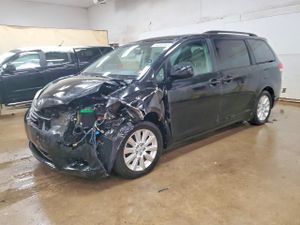 Toyota Sienna XLE 3.5L 6 2011