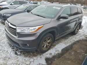 Toyota Highlander XLE 3.5L 6 2014