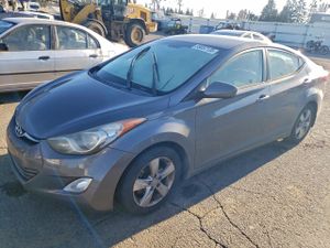 Hyundai Elantra GLS 1.8L 4 2013
