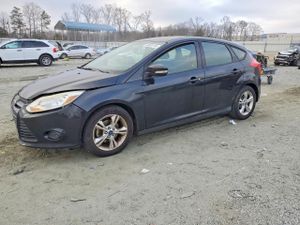 Ford Focus SE 2.0L 4 2013