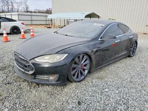 Tesla Model S 2015