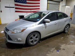 Ford Focus SE 2.0L 4 2014