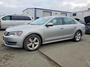 Volkswagen Passat SE 2.5L 5 2012
