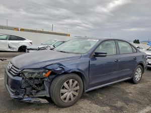 Volkswagen Passat S 2.5L 5 2013