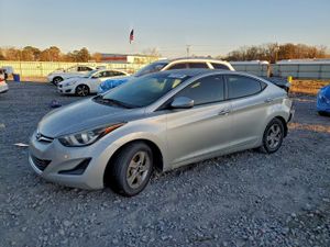 Hyundai Elantra SE 1.8L 4 2015