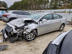 Ford Fusion SE 2.5L 4 2013