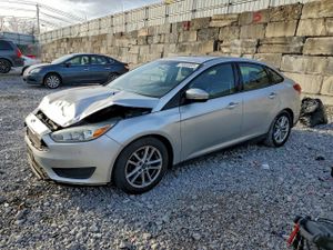 Ford Focus SE 2.0L 4 2015