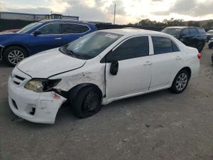 Toyota Corolla BASE 1.8L 4 2013