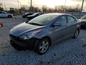 Hyundai Elantra GLS 1.8L 4 2013
