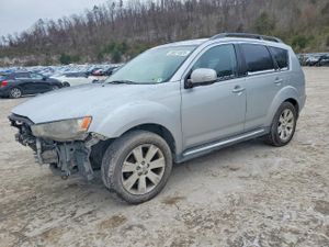 Mitsubishi Outlander SE 2.4L 4 2011