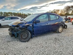 Nissan Versa S 1.6L 4 2013