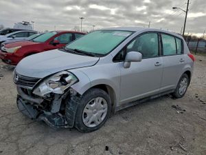 Nissan Versa S 1.8L 4 2010