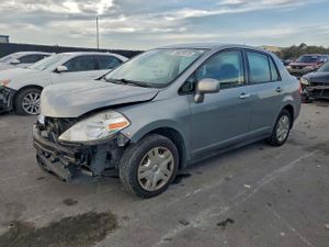 Nissan Versa S 1.8L 4 2010