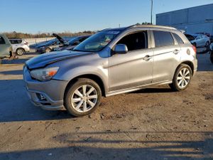 Mitsubishi Outlander SE 2.0L 4 2012