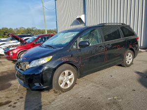Toyota Sienna LE 3.5L 6 2013