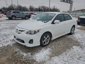 Toyota Corolla BASE 1.8L 4 2013