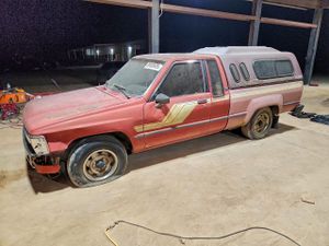 Toyota Hilux XTRACAB RN56 SR5 2.4L 4 1984