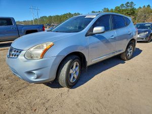 Nissan Rogue S 2.5L 4 2013