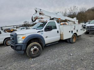 Ford F550 SUPER DUTY 6.7L 8 2015