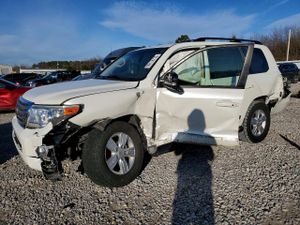 Toyota Land Cruiser 5.7L 8 2014