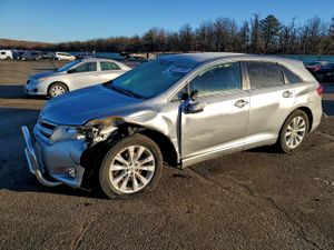 Toyota Venza LE 2.7L 4 2015