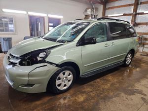 Toyota Sienna CE 3.5L 6 2009