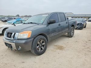 Nissan Titan XE 5.6L 8 2010