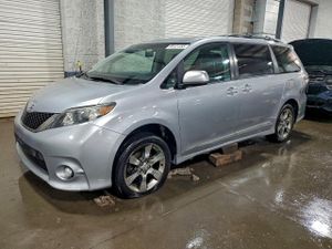 Toyota Sienna SPORT 3.5L 6 2013