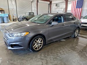 Ford Fusion SE 2.5L 4 2013