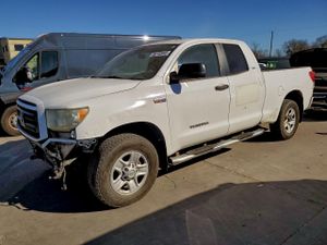 Toyota Tundra DOUBLE CAB SR5 5.7L 8 2013