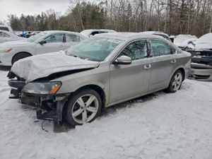 Volkswagen Passat SE 2.5L 5 2013