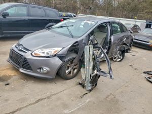 Ford Focus SE 2.0L 4 2013