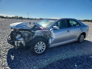 Toyota Camry HYBRID 2.5L 4 2012